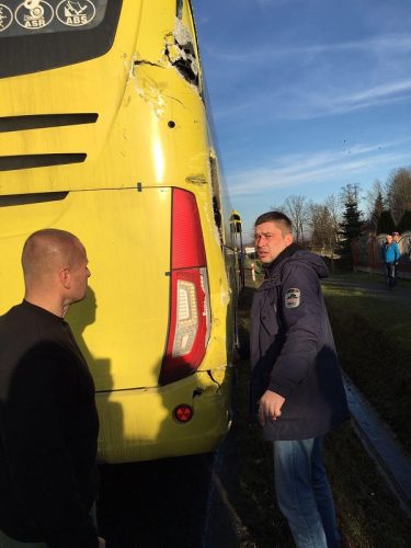האוטובוסים של משלחת דה שליט לפולין לאחר התאונה