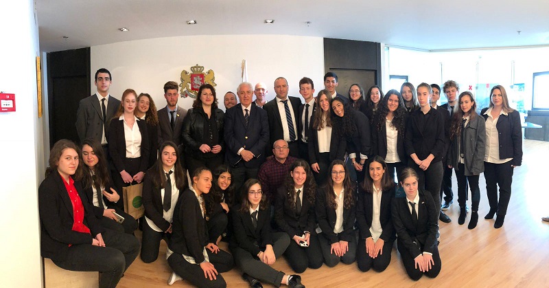 השגרירים הצעירים מרחובות עם שגריר גיאורגיה בישראל