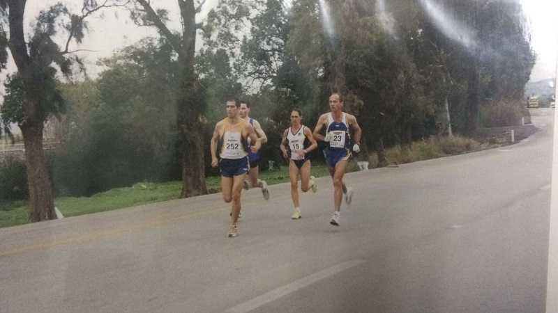 מרתון טבריה 2002 . שי משמש כפייסר של נילי, שניצחה בתחרות