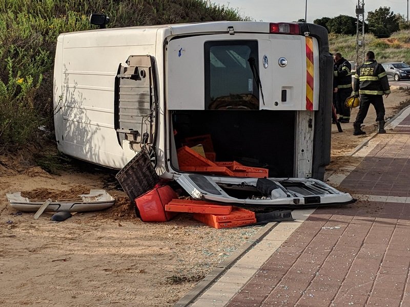 זירת התאונה ברחוב מנחם בגין ברחובות (צילום: דוברות איחוד הצלה)