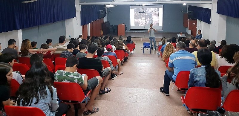 מנכ"ל חברת ‘Bkind’, ערן רוזן, בהרצאה בדה שליט
