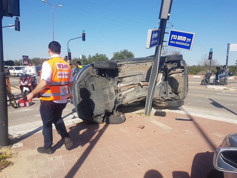 זירת התאונה בכביש העוקף (צילום: דוברות איחוד הצלה)