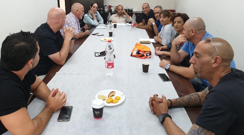 ישיבה מיוחדת שהתקיימה במרחב רחובות בהסתדרות עם נציגות העובדים של החברה העירונית ורשת חוויות
