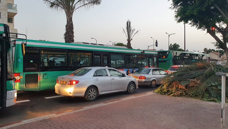 עומס תנועה ברחוב דובנוב