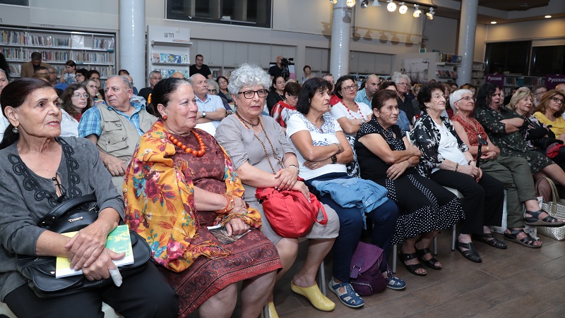 השקת הספר "נרקיסים באוהל" (צילום: מני דקל)